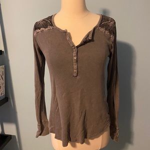 Beautifully Details Top